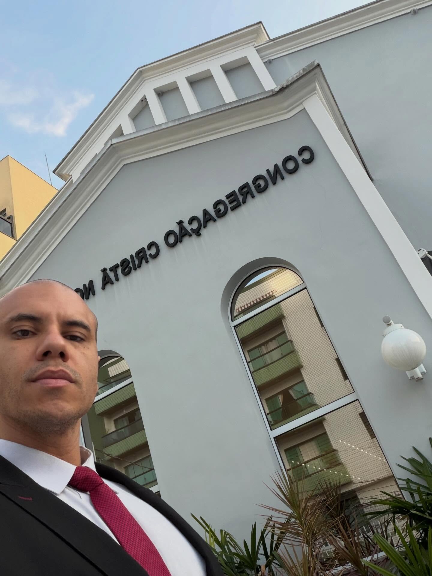 Mais um dia na casa de Deus …

Precisava vir aqui pra recarregar as energias e pedir paz e proteção 