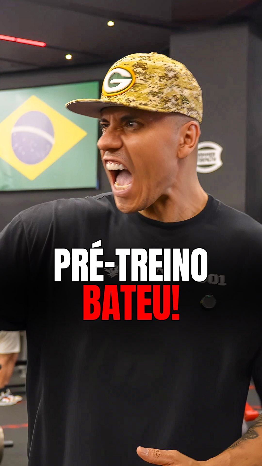 Qual o seu pré treino?

Eu adoro começar com a minha música Set dos Diamantes e uma dose do Raze da 